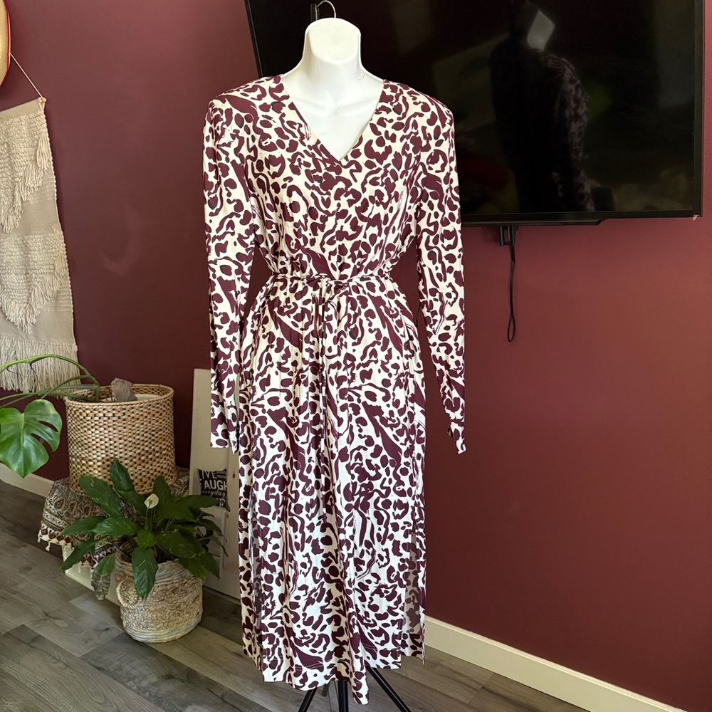 NWT Elegant Animal Print Belted Sheath Midi Dress Burgundy & Ivory V-Neck